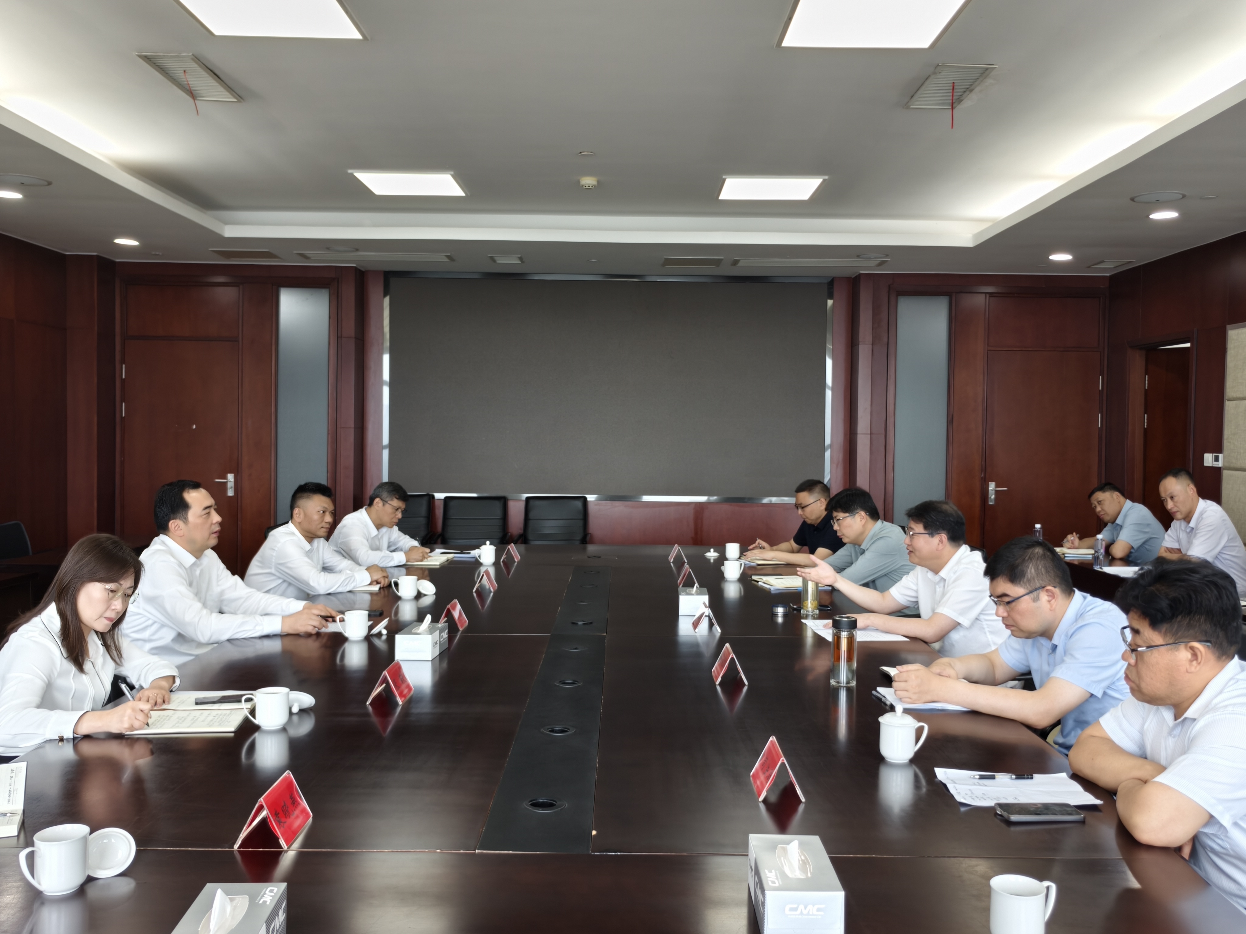 集團(tuán)黨委書記、董事長(zhǎng)周君帶隊(duì)赴泰州高港推動(dòng)政企合作盤活存量資產(chǎn)